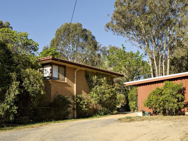 37 Whiteman Avenue, Young NSW 2594