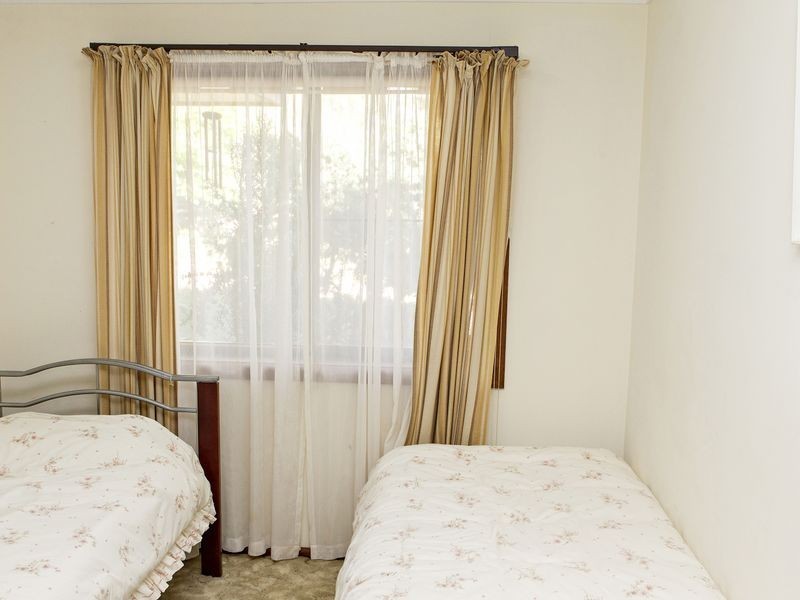 37 Whiteman Avenue, Young NSW 2594
