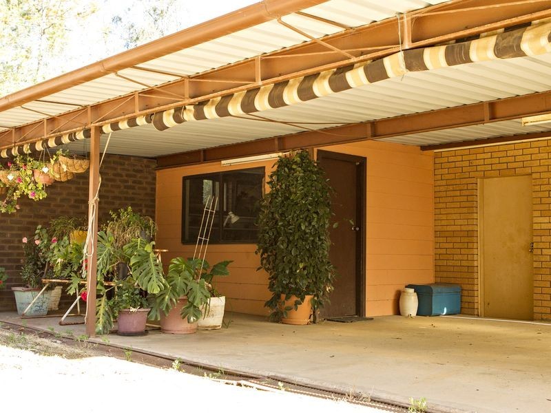 37 Whiteman Avenue, Young NSW 2594