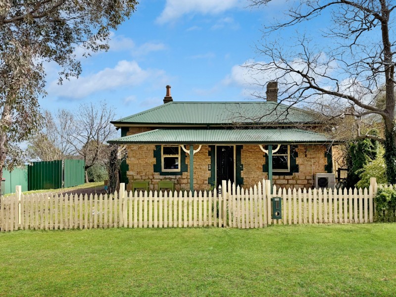 15 Clarke Street, Young NSW 2594
