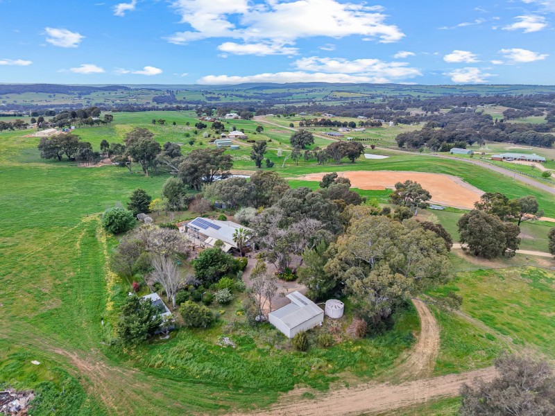 83 Donges Road, Young NSW 2594