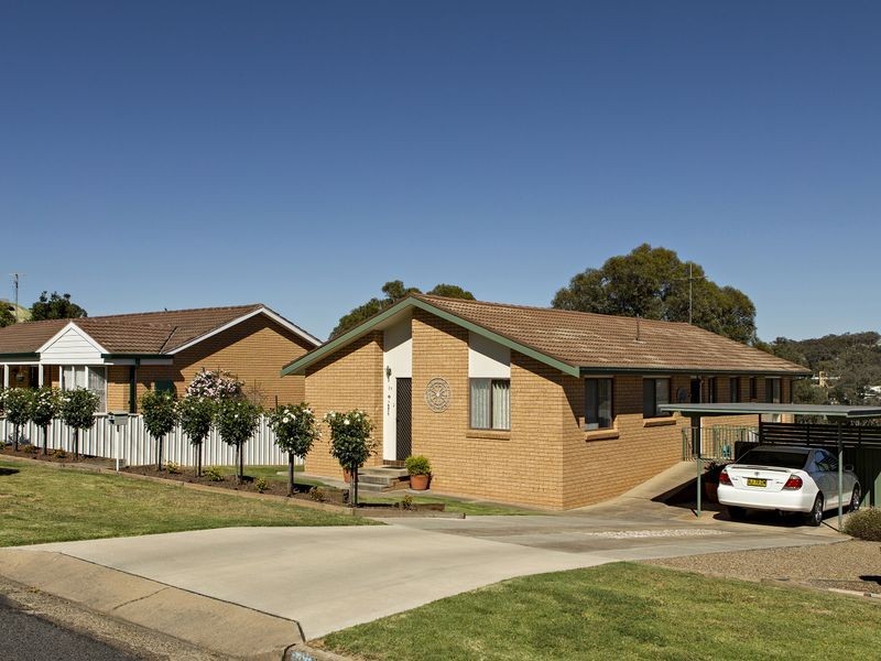 27 Templemore Street, Young NSW 2594