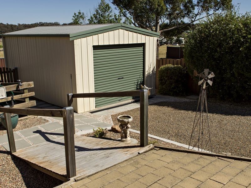 27 Templemore Street, Young NSW 2594