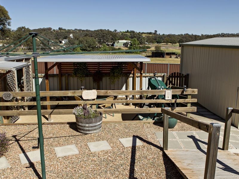 27 Templemore Street, Young NSW 2594