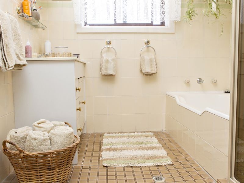 27 Templemore Street, Young NSW 2594