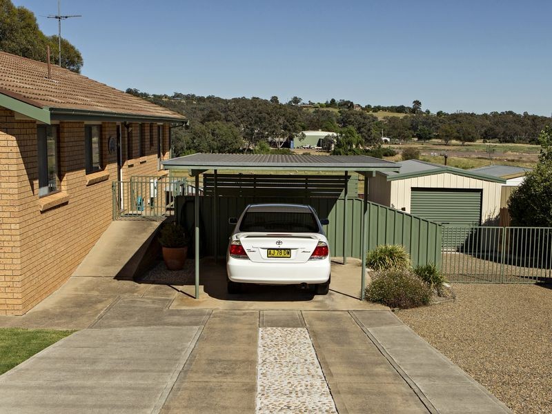 27 Templemore Street, Young NSW 2594
