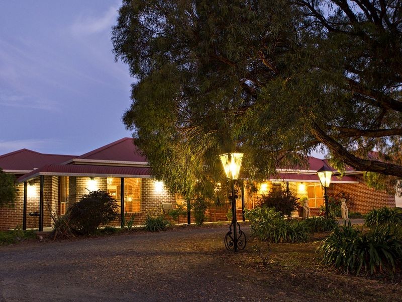 224 Henry Lawson Way, Young NSW 2594