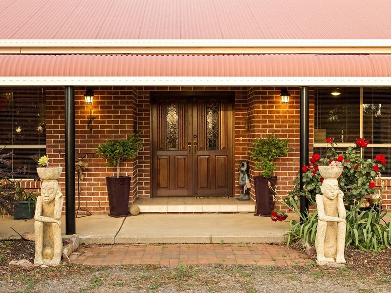 224 Henry Lawson Way, Young NSW 2594