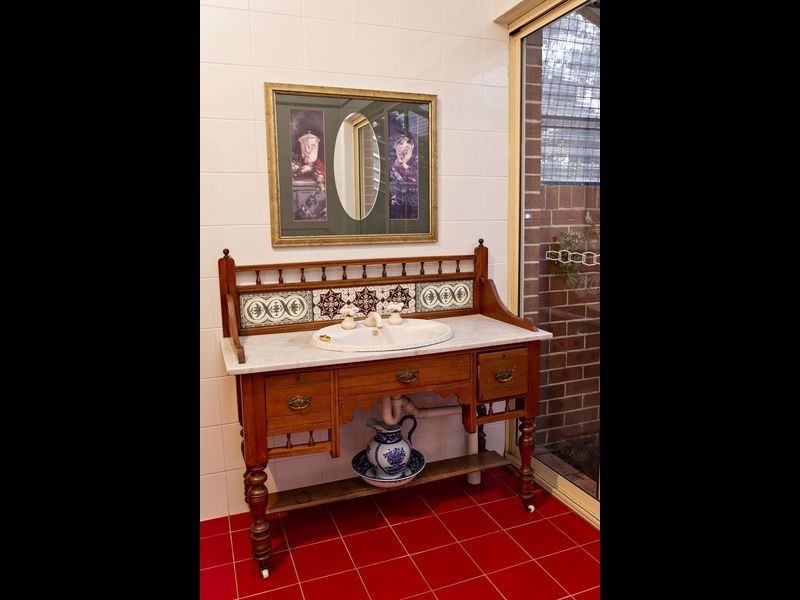 224 Henry Lawson Way, Young NSW 2594