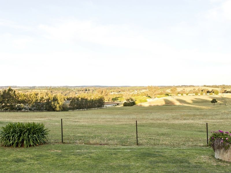 224 Henry Lawson Way, Young NSW 2594