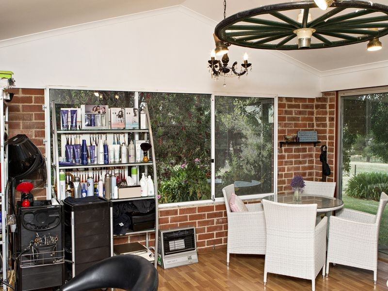 224 Henry Lawson Way, Young NSW 2594