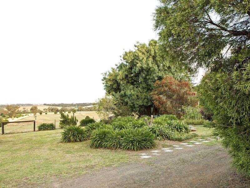 224 Henry Lawson Way, Young NSW 2594