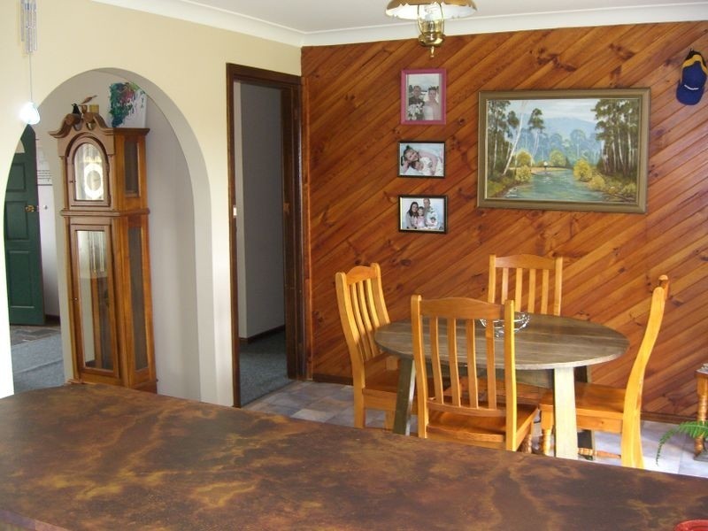 72 Blackett Avenue, Young NSW 2594