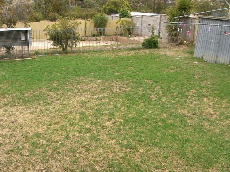 72 Blackett Avenue, Young NSW 2594