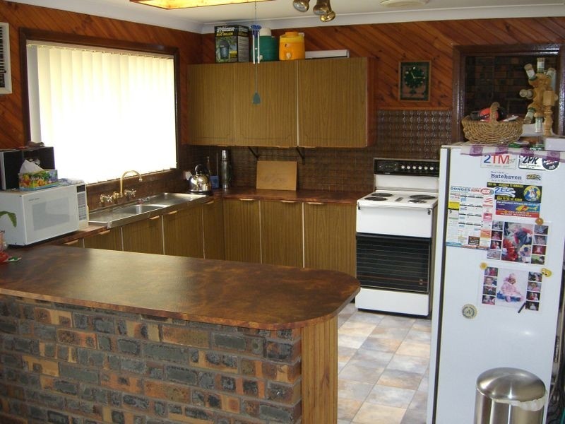 72 Blackett Avenue, Young NSW 2594