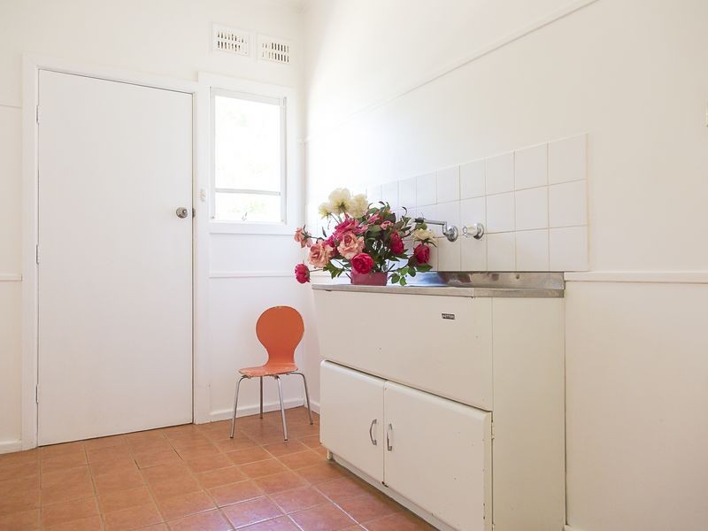 53 Hills Street, Young NSW 2594