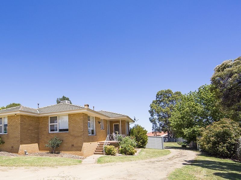 53 Hills Street, Young NSW 2594