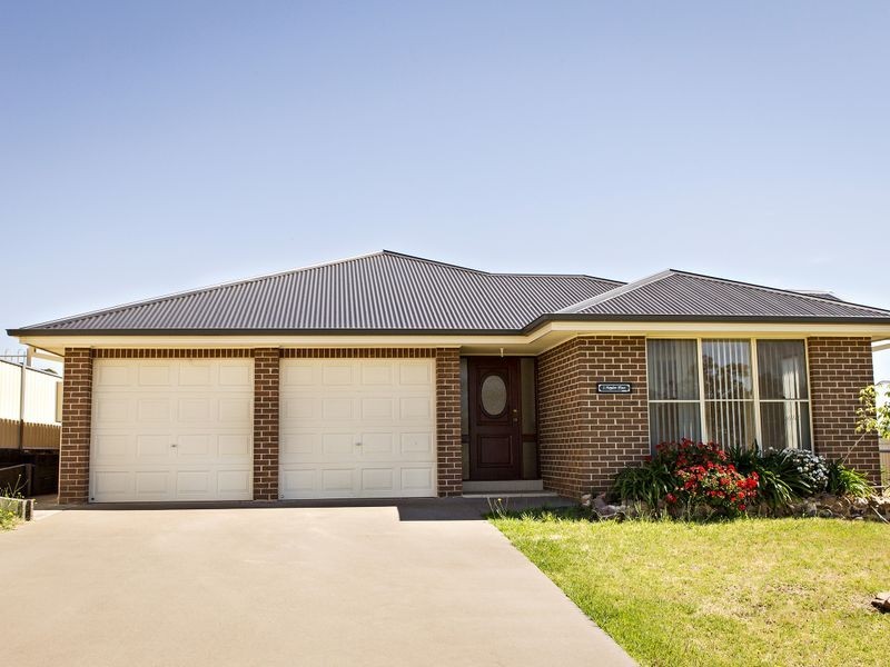 1 Hayden, Young NSW 2594