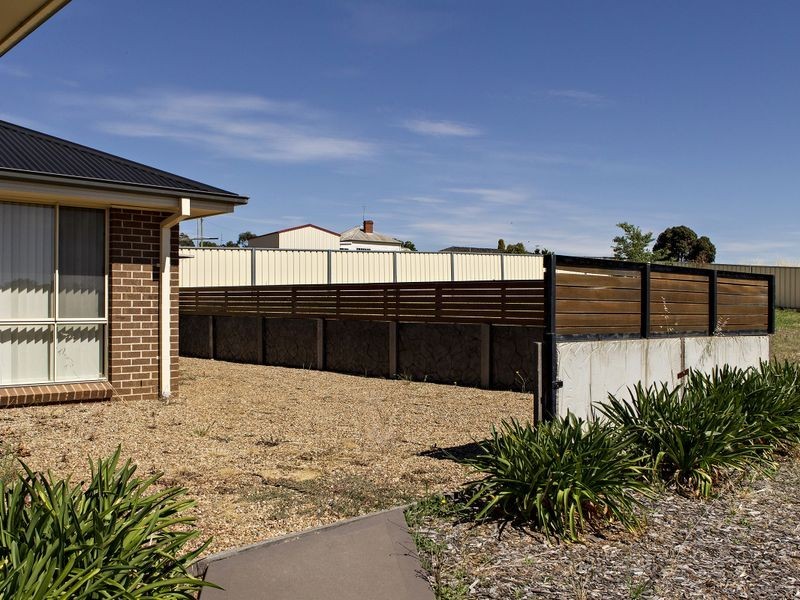 1 Hayden, Young NSW 2594