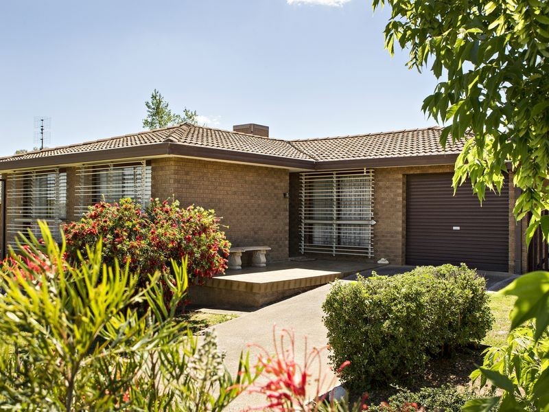 72 Templemore Street, Young NSW 2594