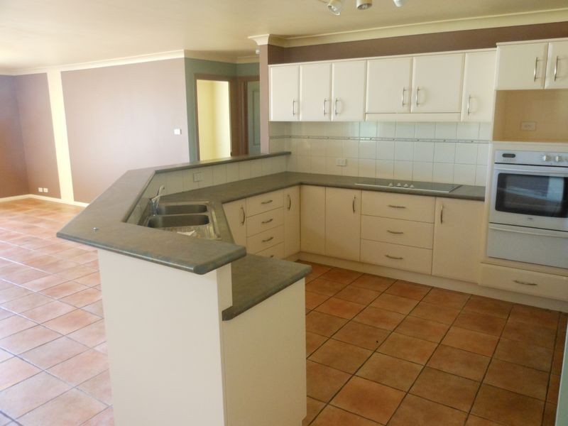 15 Burrangong Hall Road, Young NSW 2594