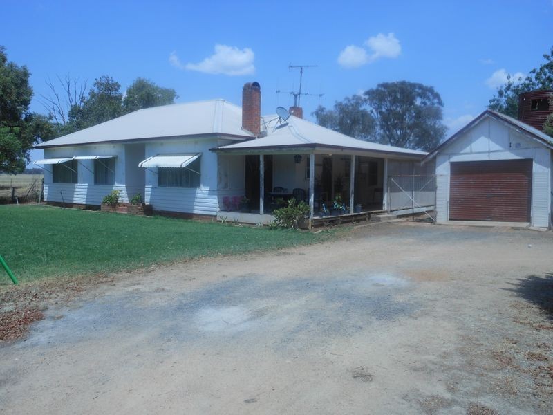 150 Barrs Lane, Young NSW 2594