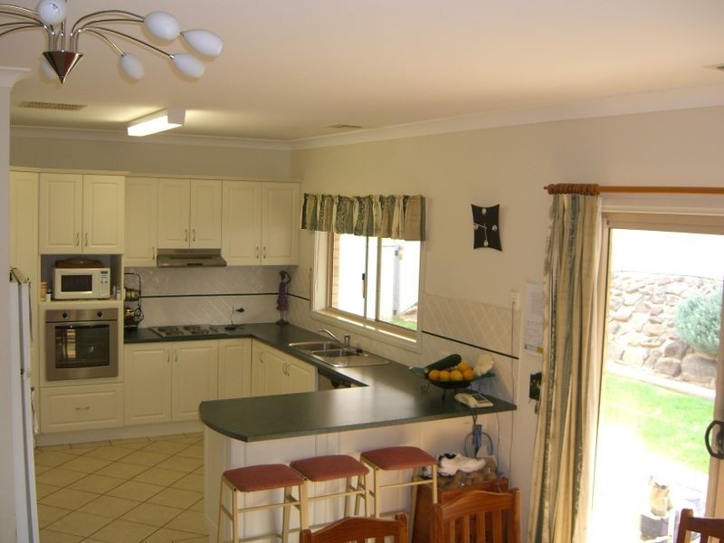 51 Petticoat Lane, Young NSW 2594