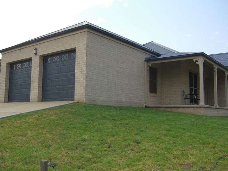 51 Petticoat Lane, Young NSW 2594