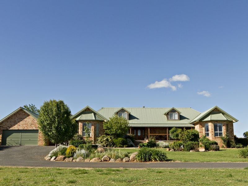 132 Belmore Road Young, Young NSW 2594