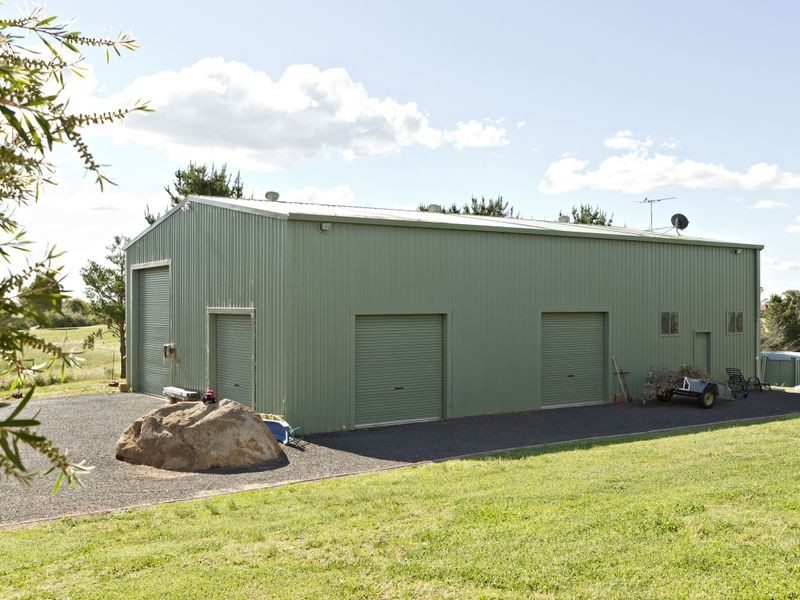 132 Belmore Road Young, Young NSW 2594