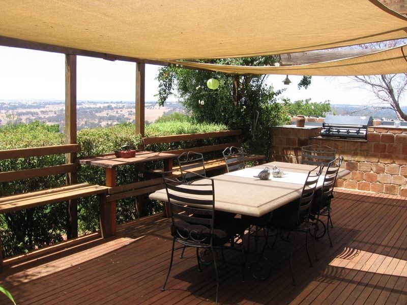 132 Belmore Road Young, Young NSW 2594