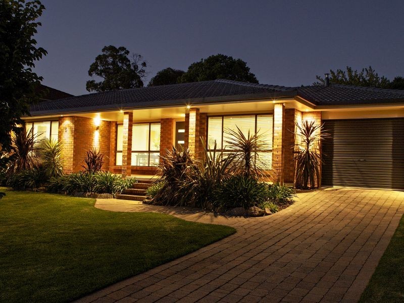 5 Keevil Drive, Young NSW 2594