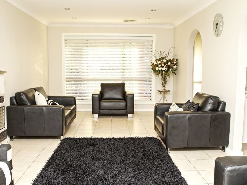 5 Keevil Drive, Young NSW 2594