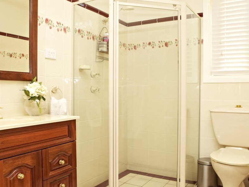 5 Keevil Drive, Young NSW 2594