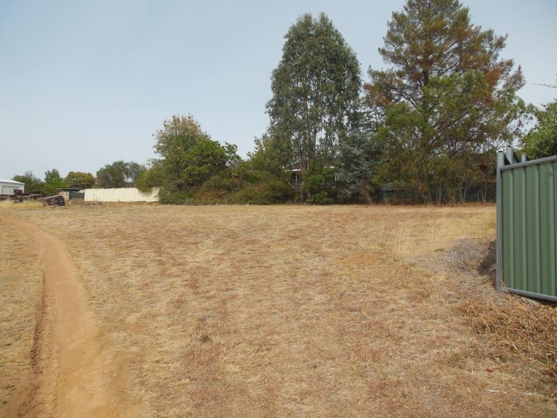 3 Chantilly Place, Young NSW 2594