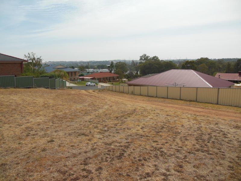 3 Chantilly Place, Young NSW 2594