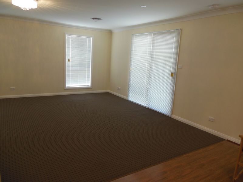 55 Templemore Street, Young NSW 2594