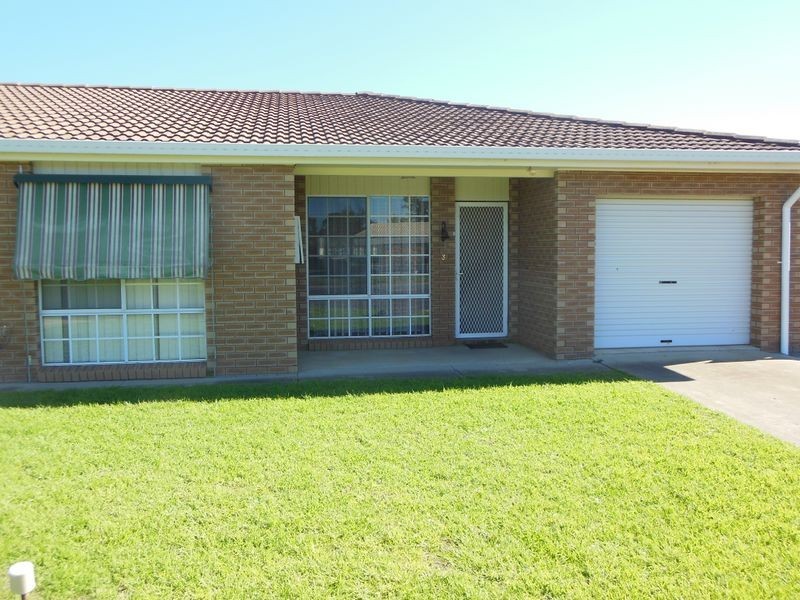 3/7 Murringo Street, Young NSW 2594