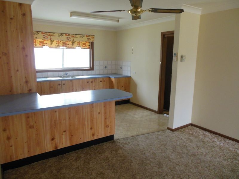 3/7 Murringo Street, Young NSW 2594