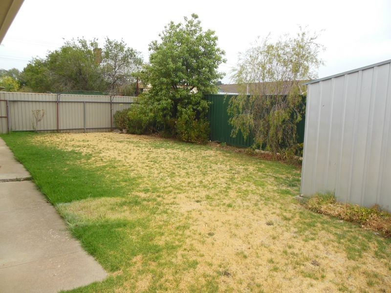 3/7 Murringo Street, Young NSW 2594