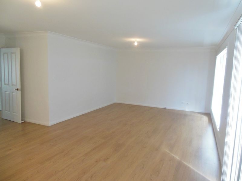 11 Trafalgar Street, Young NSW 2594