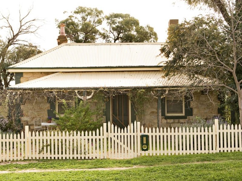 15 Clarke Street, Young NSW 2594