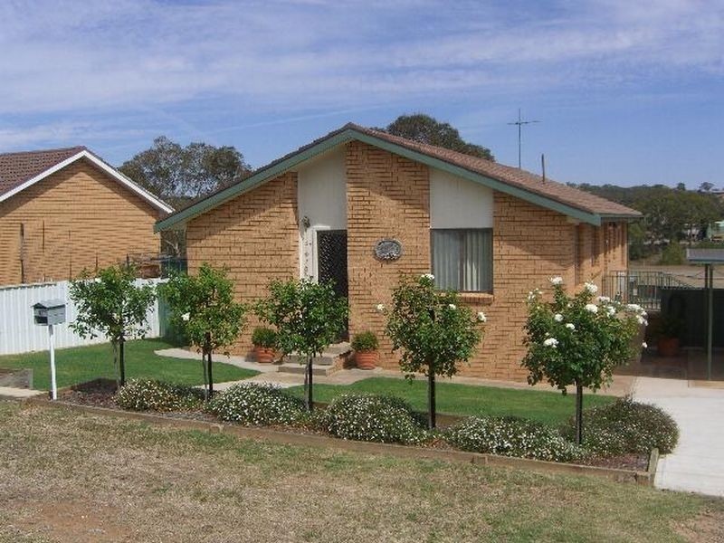 27 Templemore Street, Young NSW 2594