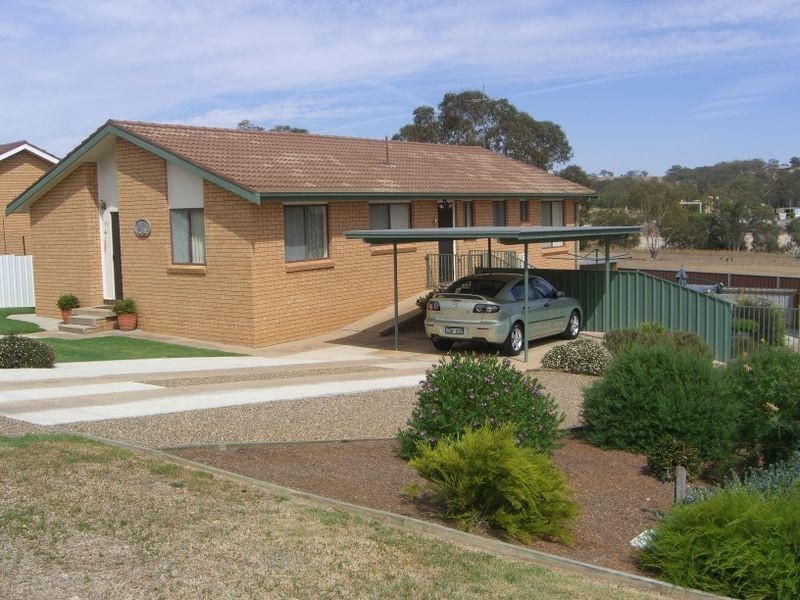 27 Templemore Street, Young NSW 2594