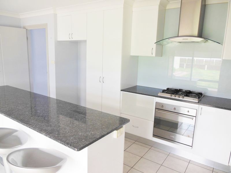 2 Gold Court, Young NSW 2594