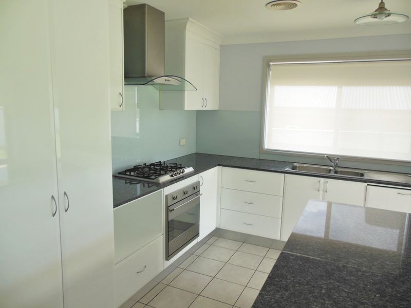 2 Gold Court, Young NSW 2594