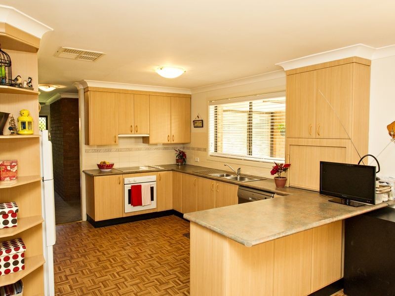 67 Blackett Avenue, Young NSW 2594