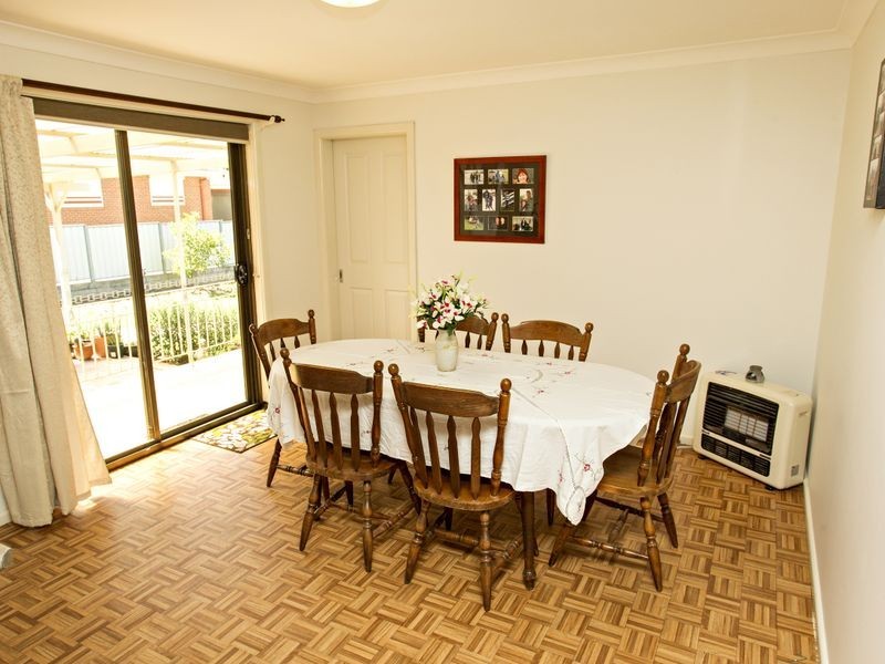 67 Blackett Avenue, Young NSW 2594