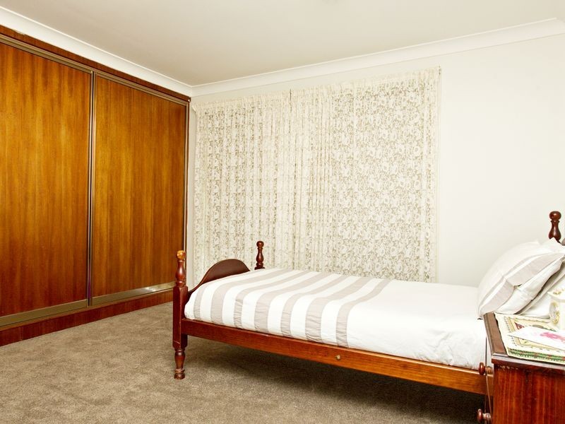 67 Blackett Avenue, Young NSW 2594