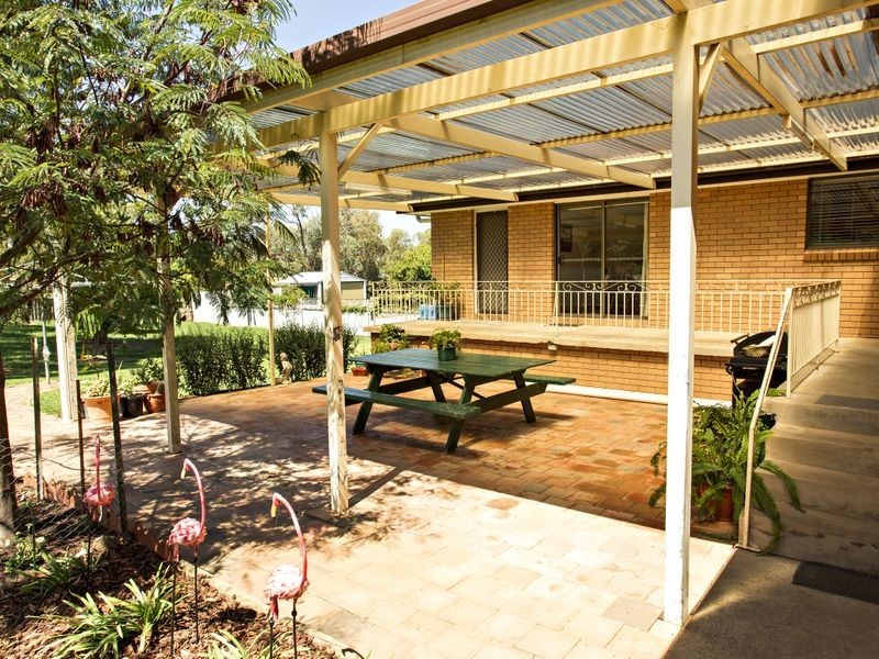 67 Blackett Avenue, Young NSW 2594